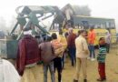फुगाना/Muzaffarnagar: घने कोहरे के कारण स्कूली बस और गन्ने के ट्रैक्टर लोडर में भयंकर टक्कर, 8 छात्राएं घायल, 5 की हालत गंभीर