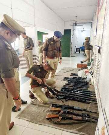 Muzaffarnagar-सिविल लाइन थाने का त्रैमासिक निरीक्षण, एएसपी व्योम बिंदल ने दिए सख्त दिशा-निर्देश