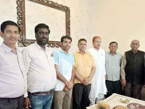 जानसठ। (Muzaffarnagar) -गन्ना किसानों के लिए राहत की खबर! विधायक मदन भैया ने किया गन्ना क्रय केंद्र का उद्घाटन