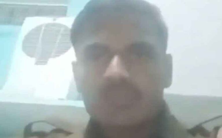 Mahoba: सिपाही की बाइक चोरी ने पुलिस विभाग की कार्यशैली पर उठाए सवाल, सोशल मीडिया पर हुआ वायरल वीडियो