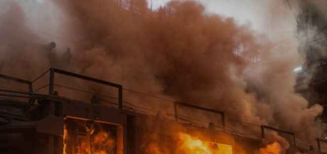 Mumbai Bkc मेट्रो स्टेशन के बाहर आग: यात्रियों में मची अफरा-तफरी, जानिए पूरी घटना की विस्तार से जानकारी Mumbai Bkc मेट्रो स्टेशन के बाहर आग: यात्रियों में मची अफरा-तफरी, जानिए पूरी घटना की विस्तार से जानकारी