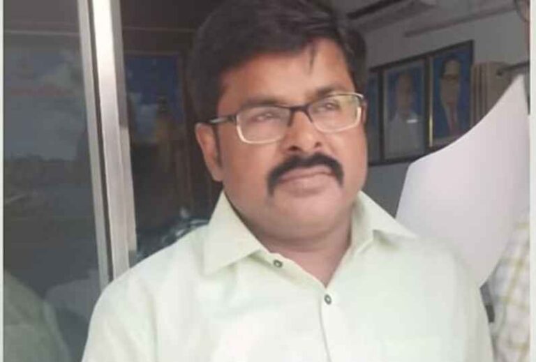 Varanasi में एंटी करप्शन टीम की बड़ी कार्रवाई: 5000 रुपये घूस लेते रंगे हाथ पकड़ा गया विकास प्राधिकरण का बाबू