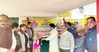 Muzaffarnagar में पोलियो अभियान का भव्य शुभारंभ, जिला पंचायत अध्यक्ष ने बच्चों को पिलाई पोलियो की खुराक