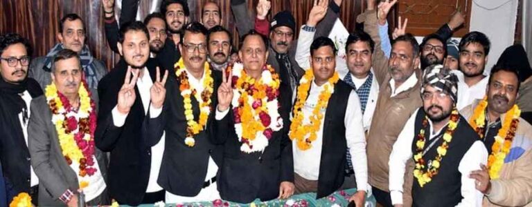 Aligarh: तहसील राजस्व बार एसोसिएशन चुनाव: विजय सिंह तेवतिया बने अध्यक्ष, महेंद्र धाकरे सचिव; कांटे की टक्कर में छिपा रोमांच