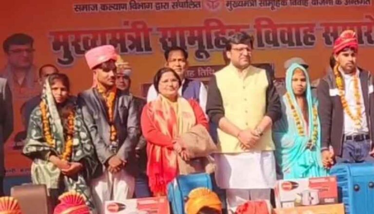 खूबसूरत मौके पर सनसनीखेज वारदात: Hardoi में सामूहिक विवाह योजना कार्यक्रम में सोने का हार लूटा, मंत्री मौजूद पर पुलिस बेबस