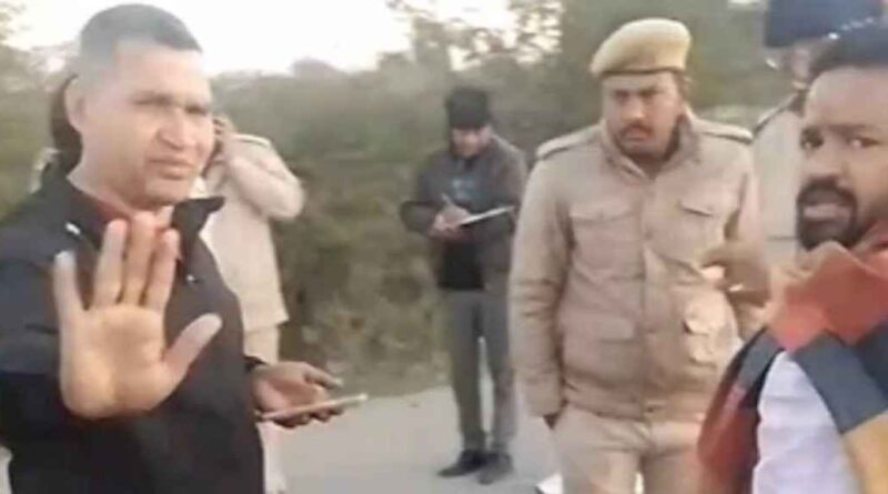 अजमेर में Hindu Sena के राष्ट्रीय अध्यक्ष विष्णु गुप्ता पर फायरिंग, गनीमत रही गोली नहीं लगी अजमेर में Hindu Sena के राष्ट्रीय अध्यक्ष विष्णु गुप्ता पर फायरिंग, गनीमत रही गोली नहीं लगी