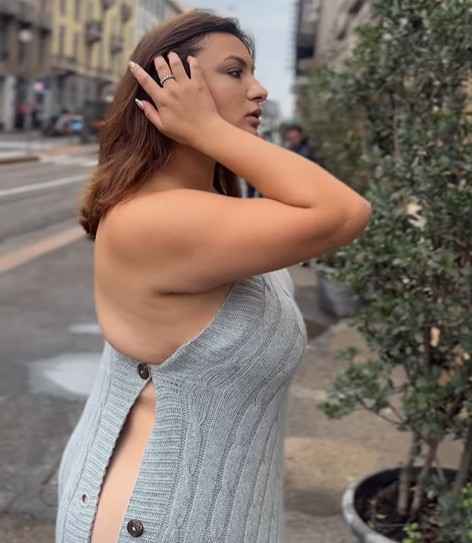 तौलिए की ड्रेस, बटन खुला और हिम्मत की हदें पार: Jane Dipika Garrett का वायरल वीडियो मचाता हंगामा तौलिए की ड्रेस, बटन खुला और हिम्मत की हदें पार: Jane Dipika Garrett का वायरल वीडियो मचाता हंगामा