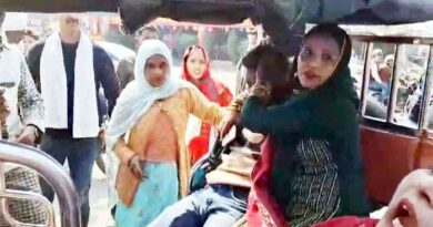 Muzaffarnagar में रफ्तार का कहर! तेज़ रफ्तार डीसीएम ने बाइक सवारों को कुचला, पूर्व केंद्रीय मंत्री डॉ. संजीव बालियान ने रुकवाया काफिला 🚨