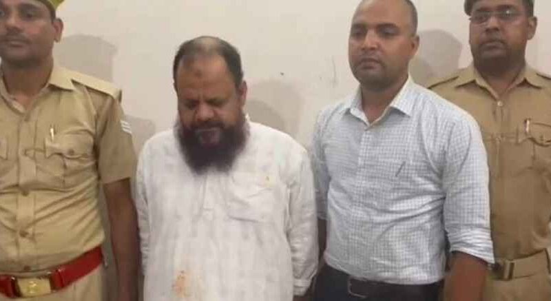 🔥 Kanpur में शस्त्रों की सनसनी: हाजी वसी और बेटे समेत 4 के शस्त्र लाइसेंस रद्द, Dm कोर्ट का बड़ा फैसला!📌