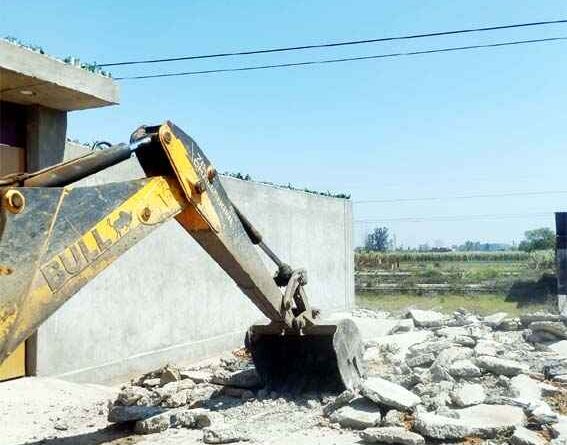 Muzaffarnagar में अवैध प्लॉटिंग पर चला बुलडोज़र, प्रशासन की सख्त कार्यवाही से हड़कंप