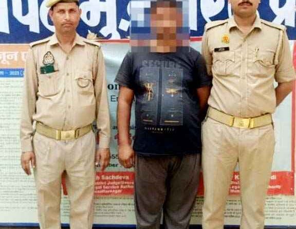 Muzaffarnagar में बड़ी कामयाबी: शातिर शराब तस्कर आरिफ गिरफ्तार, 44 पव्वे अवैध देशी शराब बरामद, पुलिस की धड़ाकेदार कार्रवाई Muzaffarnagar में बड़ी कामयाबी: शातिर शराब तस्कर आरिफ गिरफ्तार, 44 पव्वे अवैध देशी शराब बरामद, पुलिस की धड़ाकेदार कार्रवाई