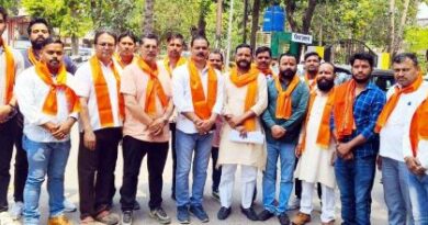 West Bengal  की धरती पर हिंदुओं पर सितम! ममता सरकार को हटाने की उठी मांग, शिवसेना ने राष्ट्रपति शासन की लगाई गुहार