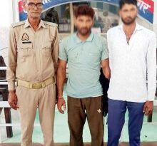 Muzaffarnagar खतौली में दबिश से फैली सनसनी: दो सगे भाई अवैध हथियार समेत गिरफ्तार, Ssp के आदेश पर बड़ी कार्रवाई!