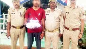 Khatauli में नहर पटरी के पास दबोचा गया शातिर गांजा तस्कर, 1 किलो 970 ग्राम गांजा और ₹6150 कैश के साथ गिरफ्तार