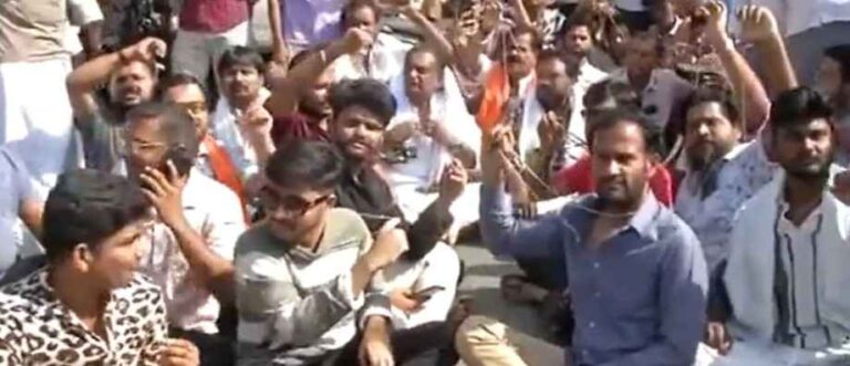 Neet Exam में ब्राह्मण छात्र का जनेऊ उतरवाने का आरोप, कर्नाटक में उबाल, विरोध प्रदर्शन तेज