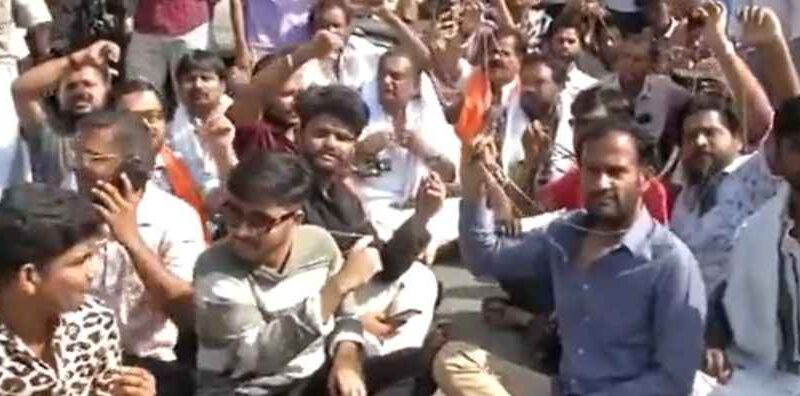 Neet Exam में ब्राह्मण छात्र का जनेऊ उतरवाने का आरोप, कर्नाटक में उबाल, विरोध प्रदर्शन तेज