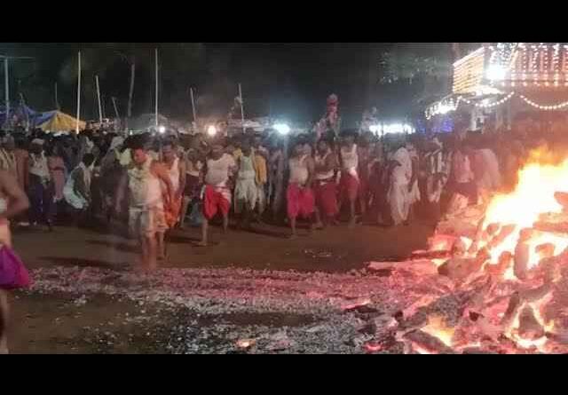 Goa के Lairai जत्रा महोत्सव में मची भगदड़ से कोहराम: छह की मौत, दर्जनों घायल, पुलिस-प्रशासन पर उठे सवाल Goa के Lairai जत्रा महोत्सव में मची भगदड़ से कोहराम: छह की मौत, दर्जनों घायल, पुलिस-प्रशासन पर उठे सवाल