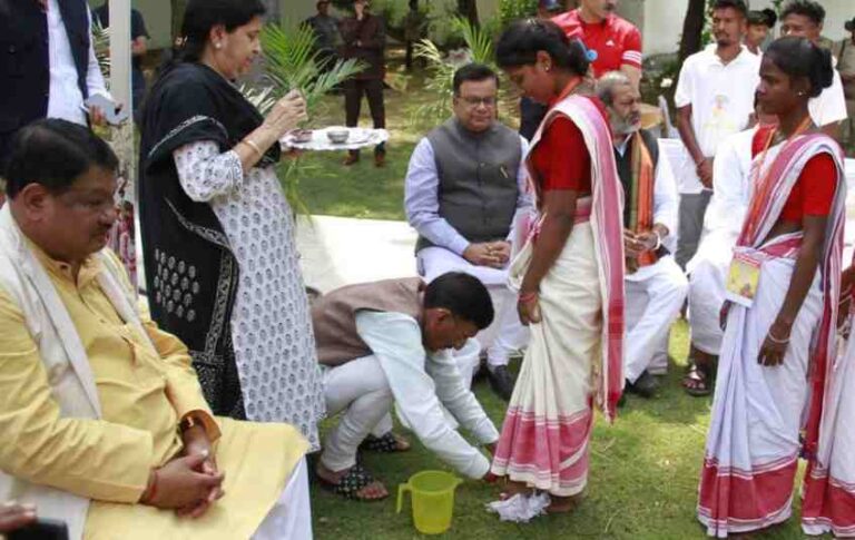 भगवान बिरसा मुंडा के गांव उलिहातू से दिल्ली तक: आदिवासी समाज के कल्याण में Modi Government की बड़ी पहल, सेठ और उरांव का ऐतिहासिक कदम