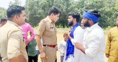 Muzaffarnagar मुझेडा टोल प्लाजा पर भीम आर्मी और आसपा कार्यकर्ताओं का बवाल, पुलिस के साथ हुई ज़बरदस्त झड़प, यातायात घंटों ठप