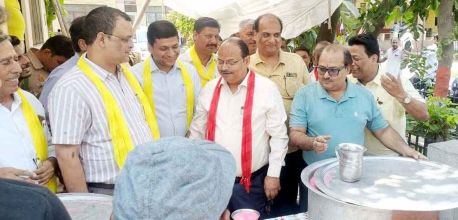 Muzaffarnagar- भीषण गर्मी में इंसानियत का जल दान: छबील लगाकर राहगीरों को पिलाया गया मीठा शर्बत, समाज सेवा की गूंज हर गली-नुक्कड़ तक