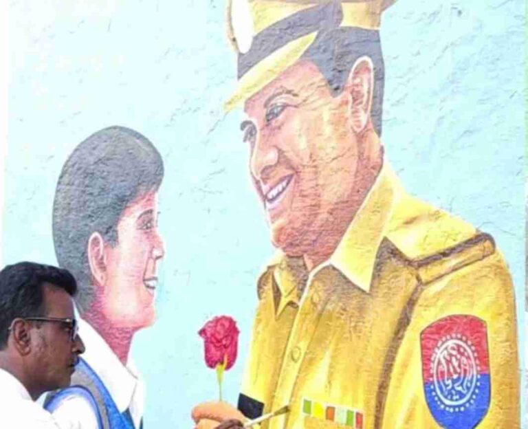 Saharanpur की दीवारों पर बोलती इंसानियत: पुलिस की सख्त छवि में अब नजर आ रही है सेवा, संवेदना और भरोसे की नई तस्वीर