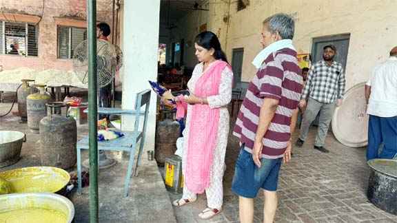 Muzaffarnagar में कांवड़ यात्रा को लेकर प्रशासन हाई अलर्ट पर, पुलिस-प्रशासन और खाद्य विभाग की सख्त निगरानी शुरू