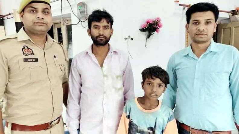 कांवड़ यात्रा में इंसानियत की मिसाल: 3 दिन बाद Muzaffarnagar कंट्रोल रूम की मदद से मासूम बच्चा अपने पिता से मिला