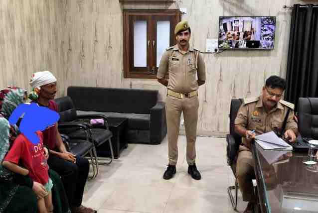 Muzaffarnagar में एसपी ट्रैफिक अतुल चौबे की जनसुनवाई: फरियादियों की शिकायतों का त्वरित और प्रभावशाली समाधान Muzaffarnagar में एसपी ट्रैफिक अतुल चौबे की जनसुनवाई: फरियादियों की शिकायतों का त्वरित और प्रभावशाली समाधान