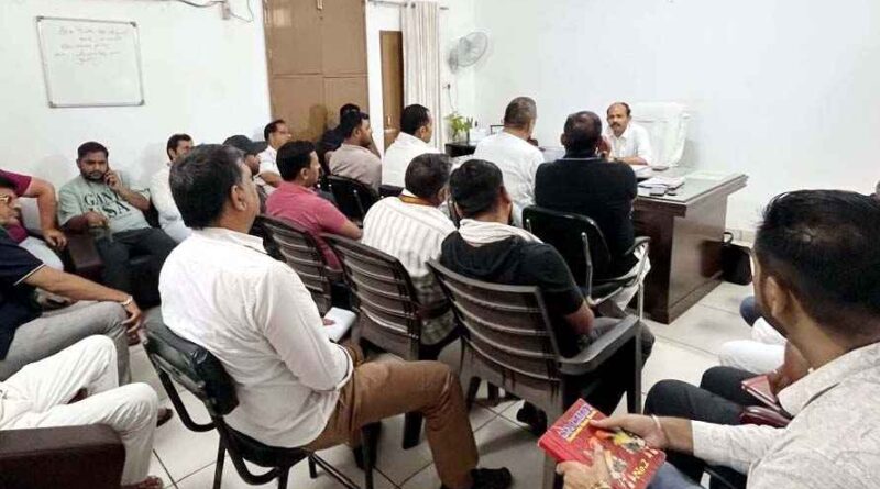 Muzaffarnagar-शराब दुकानों पर तिरपाल से ढकवाने का फरमान: कांवड़ यात्रा 2025 से पहले Dm-Ssp ने कसे शिकंजे🔥