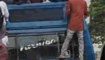 स्कूल बसों की खतरनाक ड्राइविंग: छात्राें की जान पर खेल, Muzaffarnagar पुलिस-परिवहन विभाग की लापरवाही से बढ़ता हादसों का खतरा