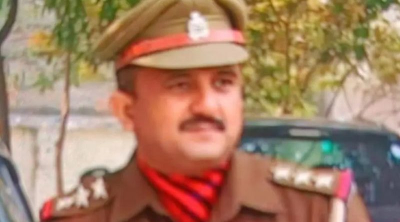 Ghaziabad पुलिस में सनसनी: अवैध धर्मांतरण रैकेट के मास्टरमाइंड का मददगार इंस्पेक्टर अब्दुल रहमान सिद्दीकी सस्पेंड, छांगुर बाबा गैंग पर बड़ा शिकंजा Ghaziabad पुलिस में सनसनी: अवैध धर्मांतरण रैकेट के मास्टरमाइंड का मददगार इंस्पेक्टर अब्दुल रहमान सिद्दीकी सस्पेंड, छांगुर बाबा गैंग पर बड़ा शिकंजा