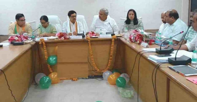 Muzaffarnagar में विद्युत व्यवस्था को लेकर जनप्रतिनिधियों की सख्ती, अधिकारियों संग बैठक में दिए निर्देश