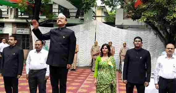 धूमधाम के साथ जनपद में लहराया तिरंगा Muzaffarnagar