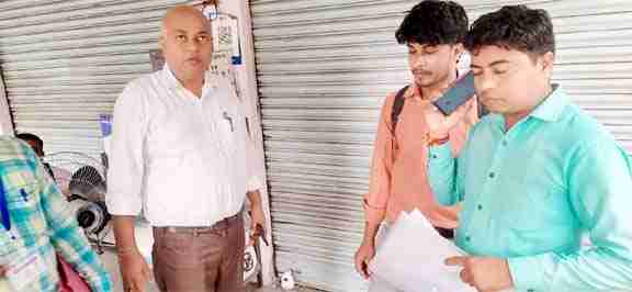 Muzaffarnagar  में स्वास्थ्य विभाग की बड़ी कार्रवाई: तीन अवैध पैथोलॉजी लैब पर ताला, झोलाछापों के खिलाफ जारी है अभियान