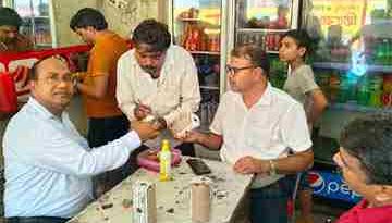 रक्षाबंधन पर मिठाइयों में मिलावट का पर्दाफाश! Muzaffarnagar में खाद्य सुरक्षा टीम का छापा, घेवर-बर्फी-खोया के 8 नमूने लैब भेजे गए