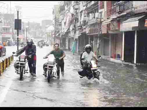 Muzaffarnagar में झमाझम बारिश: शिव चौक और कई बस्तियों में जलभराव, गर्मी से मिली राहत