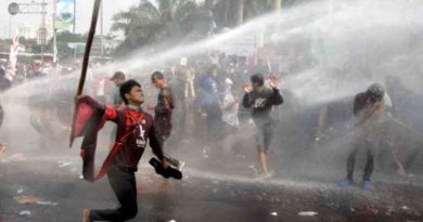 Indonesia में संसद भत्ते और बेरोजगारी पर बवाल: पुलिस पर मानवाधिकार उल्लंघन, राष्ट्रपति प्रबोवो ने चीन दौरा रद्द किया