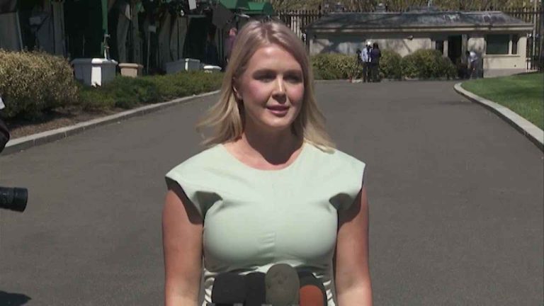 Trump का बड़ा दांव: भारत पर 50% आर्थिक प्रतिबंध/ टैरिफ और रूस पर दबाव की नई चाल, जेलेंस्की संग गुप्त वार्ता से पुतिन संग फोन कॉल तक