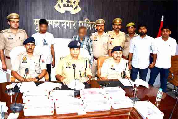 Muzaffarnagar: शाहपुर की गुप्त अवैध शस्त्र फैक्ट्री पर पुलिस का भारी प्रहार, शातिर बदमाश गिरफ्तार, हथियारों का जखीरा बरामद