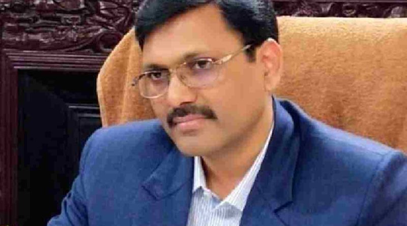 Ias Anjaneya Kumar Singh का प्रतिनियुक्ति कार्यकाल पूरा, मुरादाबाद कमिश्नर का चार्ज डीएम अनुज सिंह को सौंपकर हुए अवकाश पर