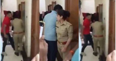 Kushinagar में महिला कांस्टेबल का प्रेमी संग रंगरेलियों का राज़! सिपाही पति ने रंगे हाथ पकड़ा, हंगामा मचा  English Title (Seo-Friendly):