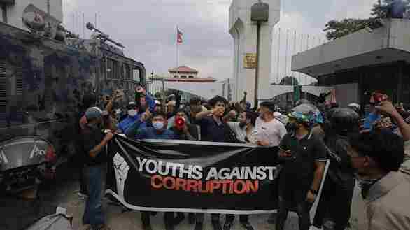 Nepal में Gen-Z की बग़ावत: सोशल मीडिया बैन हटने के बाद भी क्यों सुलग रहा है गुस्सा?🔥 Nepal में Gen-Z की बग़ावत: सोशल मीडिया बैन हटने के बाद भी क्यों सुलग रहा है गुस्सा?🔥