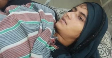 Aligarh में दहेज प्रताड़ना का खौफनाक मामला: ससुरालवालों के अत्याचार से तंग आकर महिला ने लगाई छलांग, वीडियो वायरल