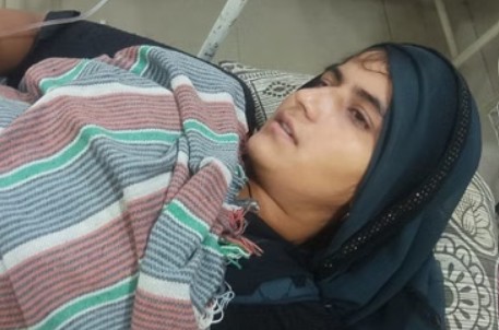 Aligarh में दहेज प्रताड़ना का खौफनाक मामला: ससुरालवालों के अत्याचार से तंग आकर महिला ने लगाई छलांग, वीडियो वायरल