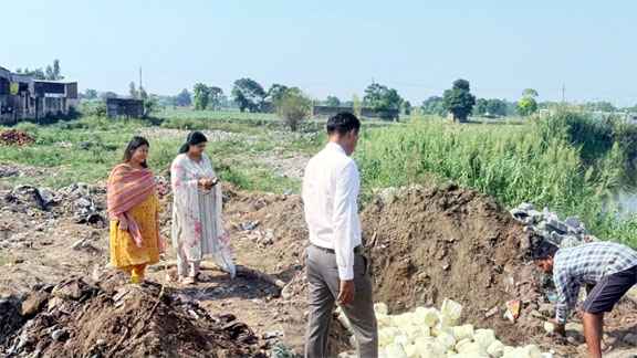 Muzaffarnagar में खाद्य सुरक्षा विभाग की नींद टूटी, 90 हजार रुपये के मिलावटी खोये और रसगुल्ले हुए नष्ट – त्योहारों से पहले जागे अधिकारी!