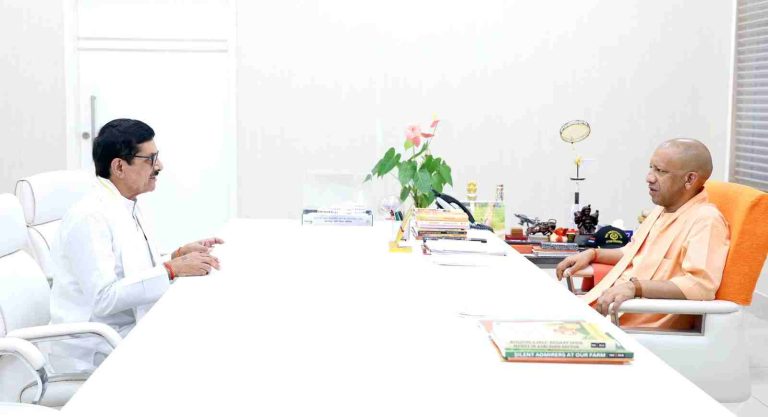 मोरना चीनी मिल विस्तार की मांग फिर तेज़: जिला पंचायत अध्यक्ष डॉ. वीरपाल निर्वाल ने Lucknow में  मुख्यमंत्री योगी से की मुलाकात, किसानों में उम्मीद की लहर