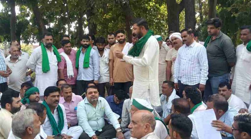 Muzaffarnagar भाकियू ने 25 अक्टूबर को शुगर मिल चलाने की मांग को लेकर दिया धरना, किसानों ने जताई नाराजगी Muzaffarnagar भाकियू ने 25 अक्टूबर को शुगर मिल चलाने की मांग को लेकर दिया धरना, किसानों ने जताई नाराजगी