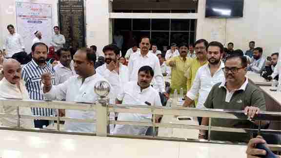 Muzaffarnagar में विकास के नाम पर दावे और धरातल पर विफलता! सड़कों से लेकर जलापूर्ति तक, नगर पालिका की योजनाओं पर उठे सवाल