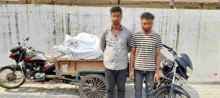दो शातिर वाहन चोरों को खालापार Muzaffarnagar पुलिस ने पकड़ा, चोरी की मोटरसाइकिल और उपकरण बरामद