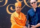 अबू धाबी के Baps Swanewsarayan Temple को ‘द फेयरी टेल’ प्रस्तुति के लिए प्रतिष्ठित मानडो-डीआर अवॉर्ड 2025